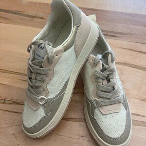 Mi.iM Paige Sneaker - Pink White - Womens size 9 - NEW